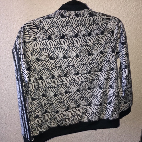 🎉Host Pick🎉 Adidas Zebra 🦓 Girls Jacket - Picture 8 of 16